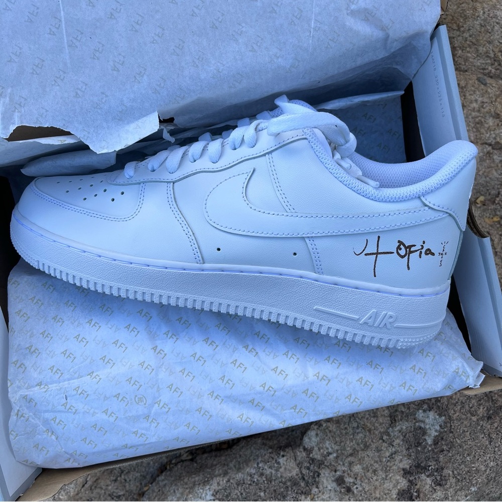 SOLD!! Nike Air Force 1 Travis Scott Utopia Sz 11